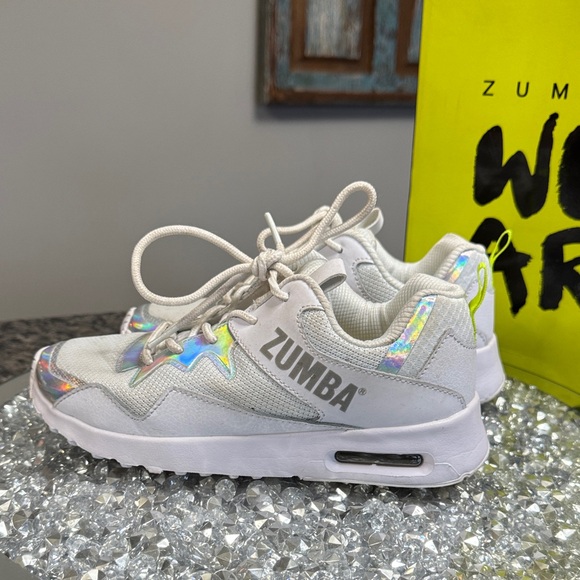 Zumba Fitness White leather Sneakers with Iridescent Accents EUC 5 - Picture 7 of 13